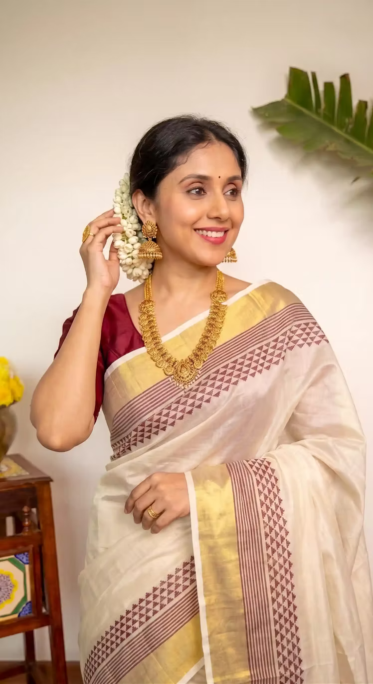 Maroon Tiny Stripe Temple Kasavu Tissue Saree with Running Blouse