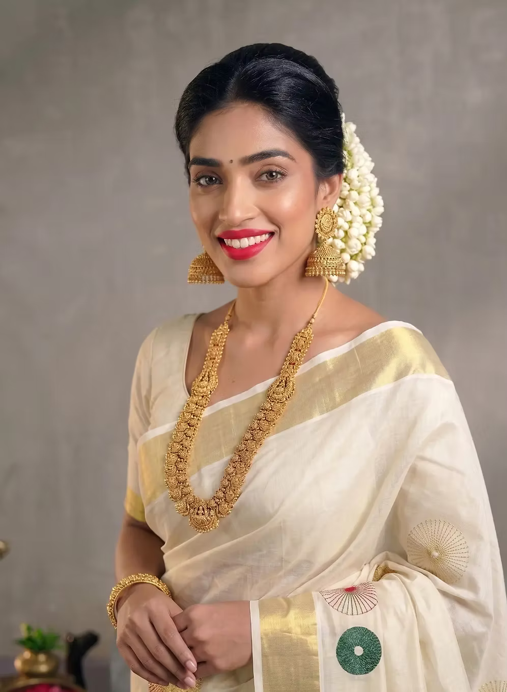 Multi Chakra Embroidery Tissue Kerala Kasavu Saree with Blouse