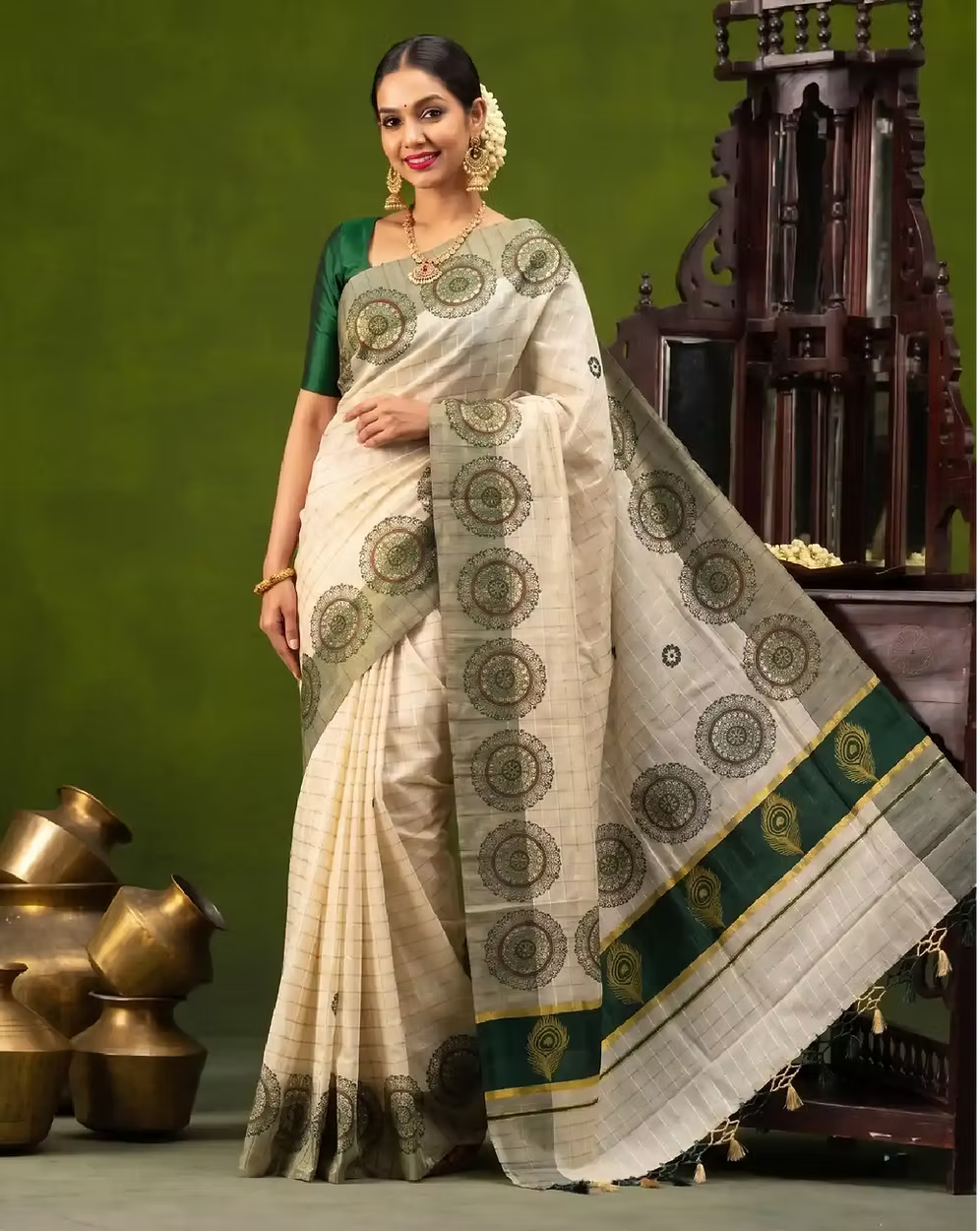 Pine Green Chakra Motif Check Tussel Tissue Kerala Kasavu Saree