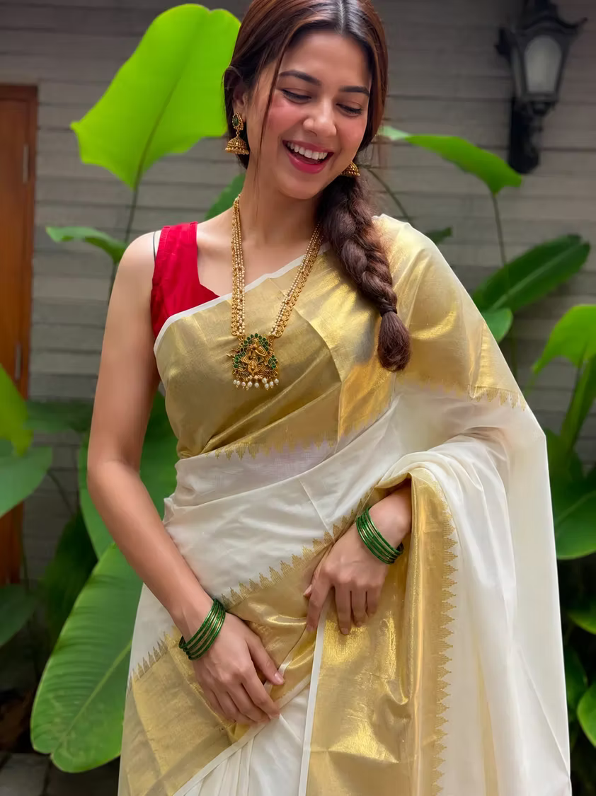 Tiny Temple Wide Kasavu Border Balaramapuram Cotton Kasavu Saree
