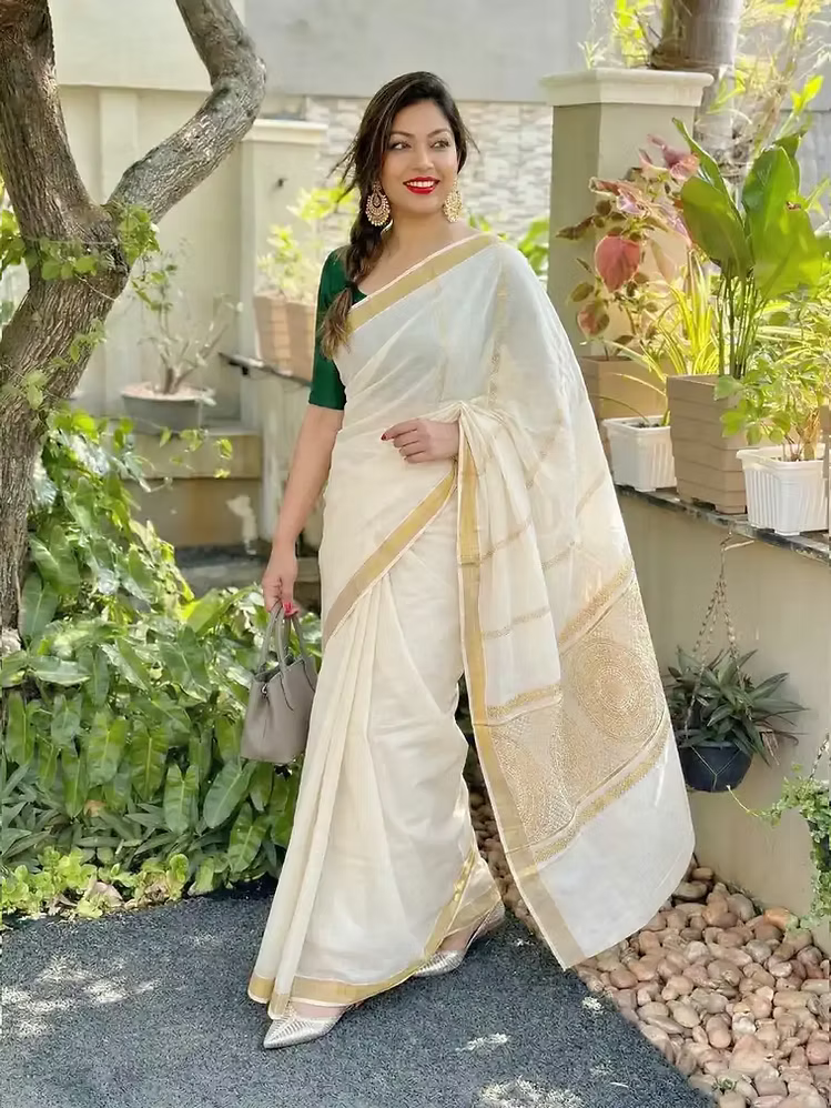 Chakra Jacquard Pallu Kasavu Cotton Saree