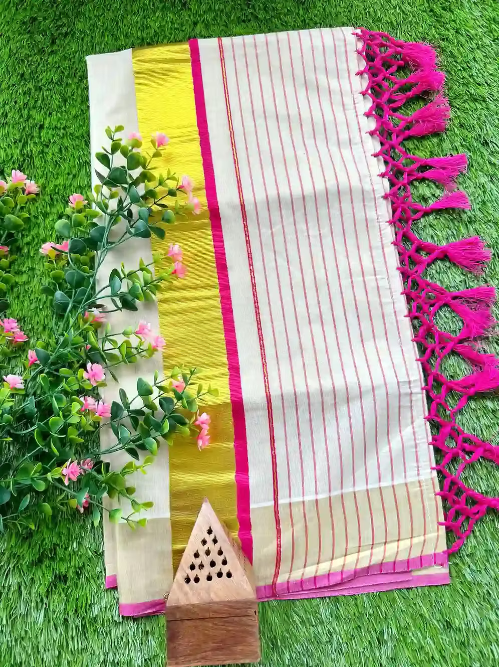 Pink Border Kasavu Tissue Saree with Stripe Pallu