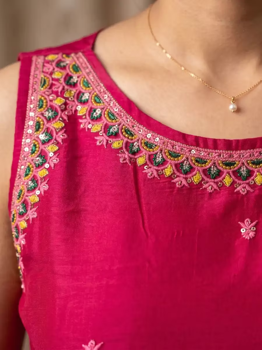 Embroidered Magenta Kurta with Yellow Scalloped Border Dupatta