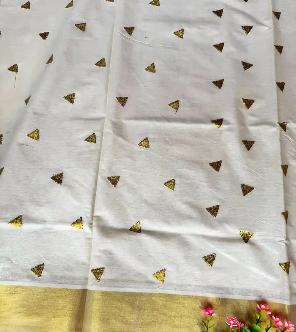Triangle Golden Zari Premium Kasavu Balaramapuram Saree with Blouse