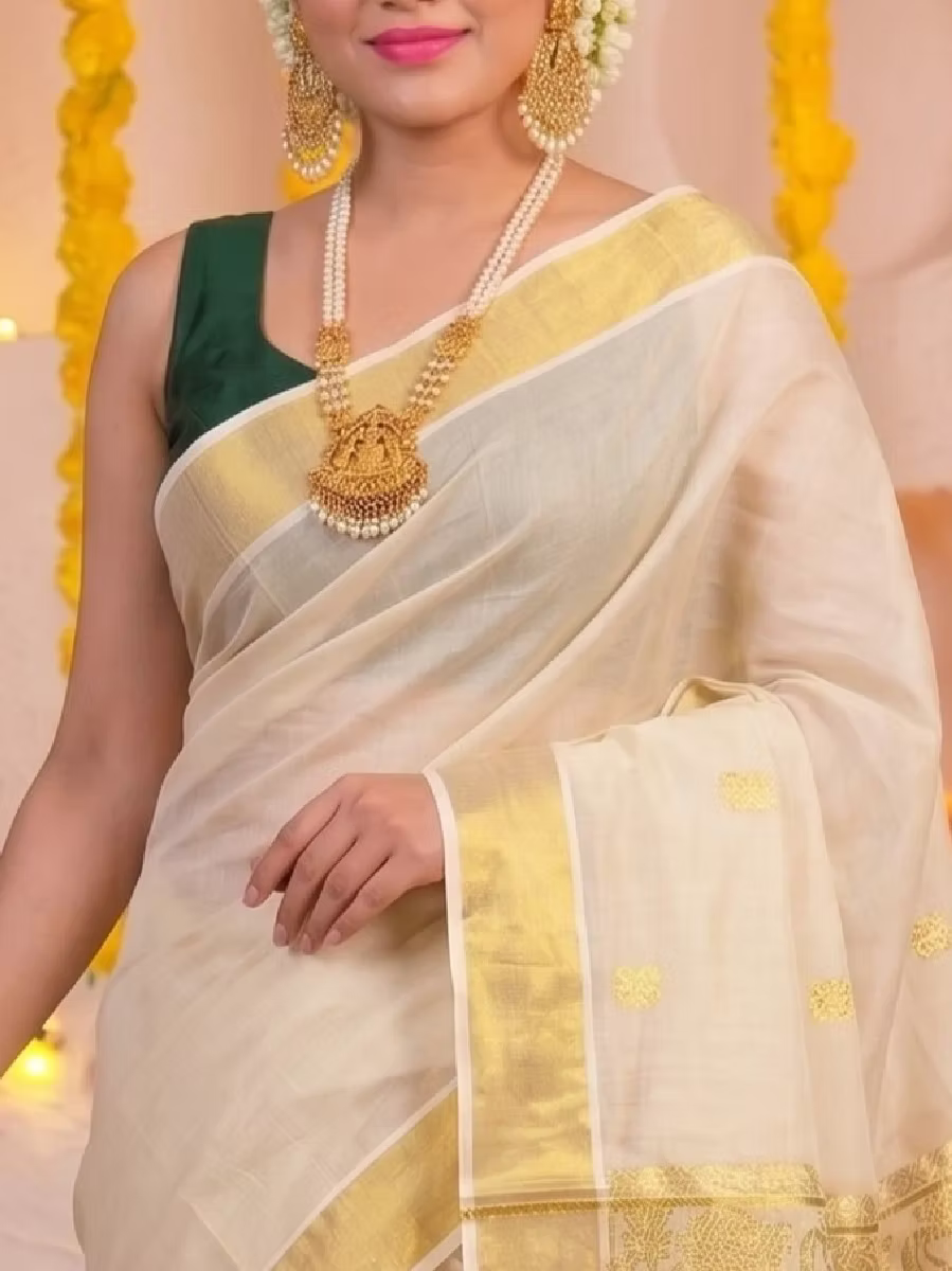 Golden Gajah Floral Jacquard Tissue Kerala Kasavu Saree
