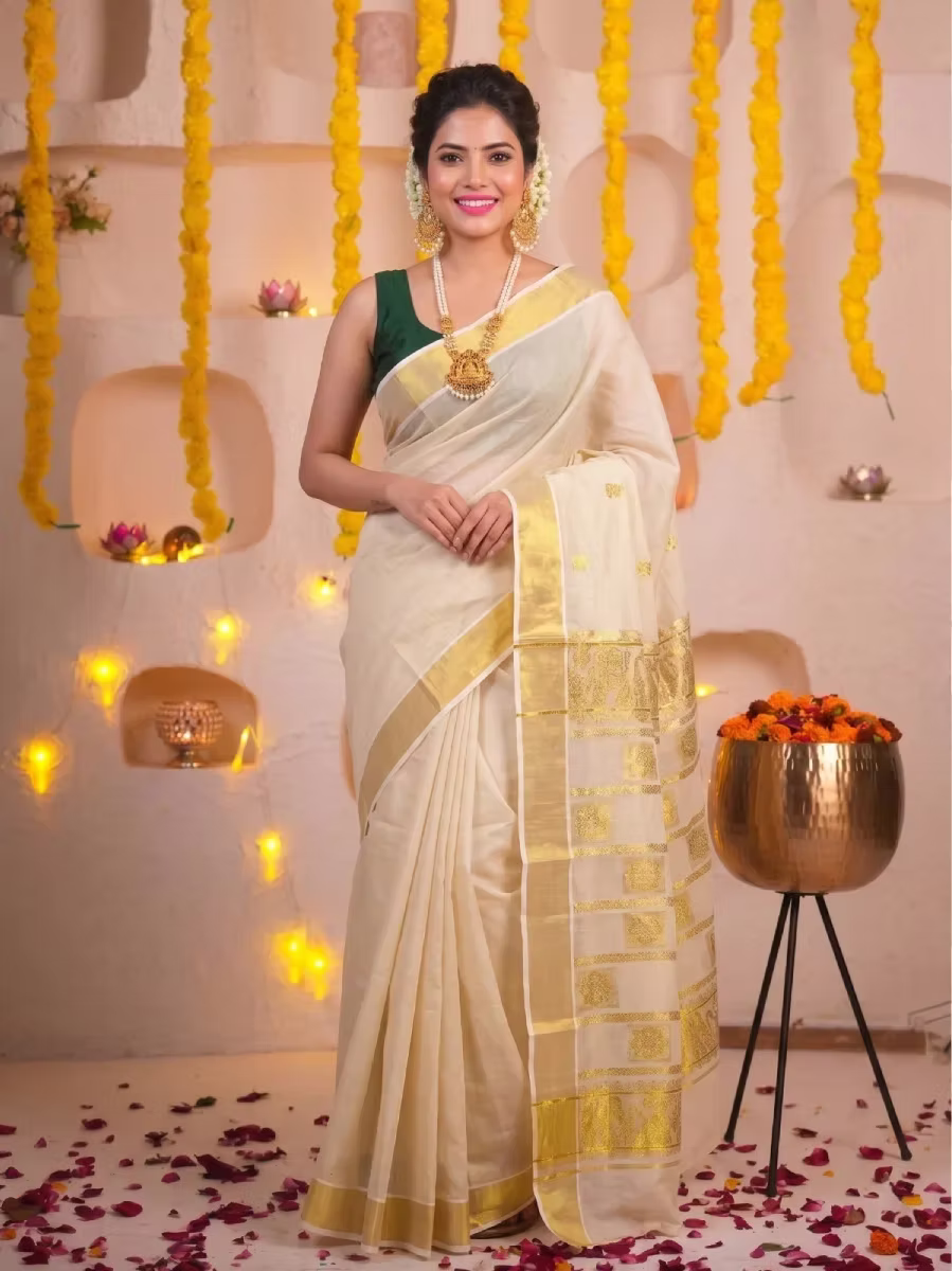 Golden Gajah Floral Jacquard Tissue Kerala Kasavu Saree