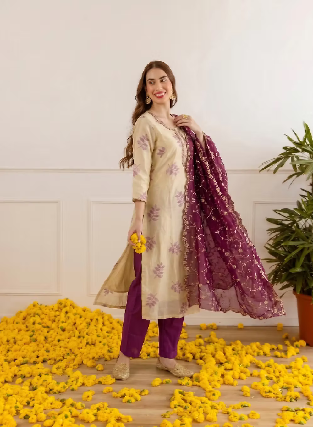 Tissue Leaf Motif Kurta With Plum Trouser & Dupatta