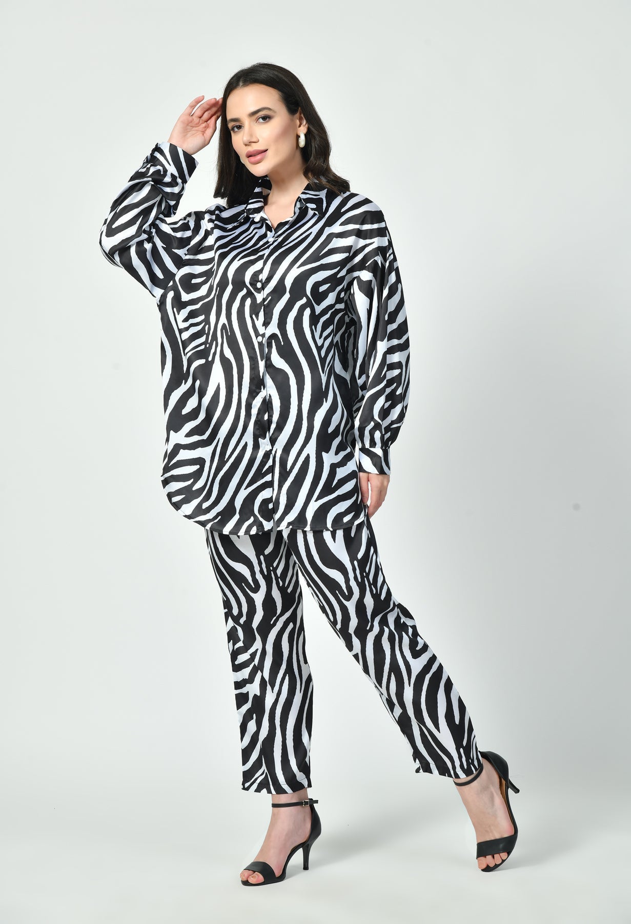 GlamouraX Modest Co-Ord Set – Black & White Zebra Print | Japanese Satin