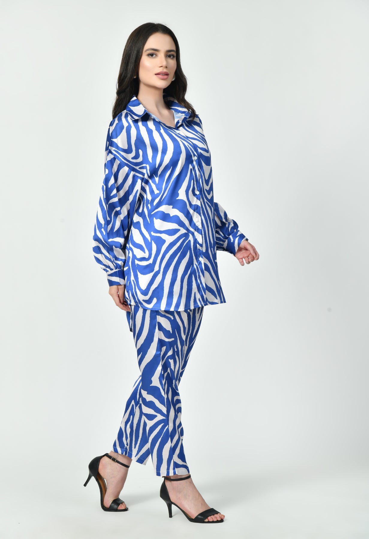 GlamouraX Modest Co-Ord Set – Blue & White Zebra Print | Japanese Satin
