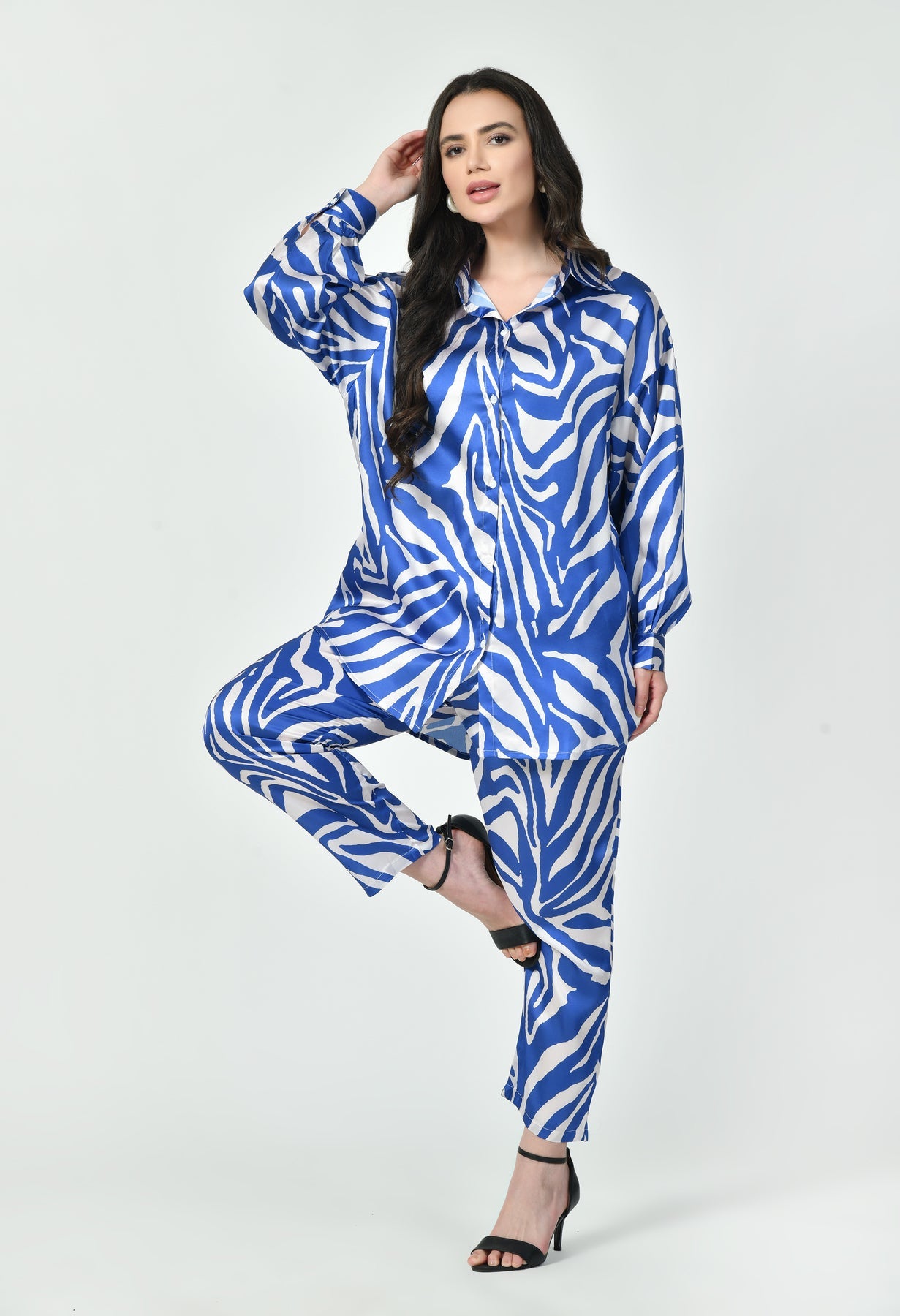GlamouraX Modest Co-Ord Set – Blue & White Zebra Print | Japanese Satin