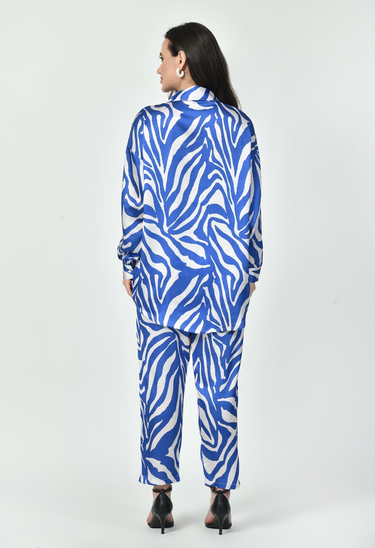 GlamouraX Modest Co-Ord Set – Blue & White Zebra Print | Japanese Satin