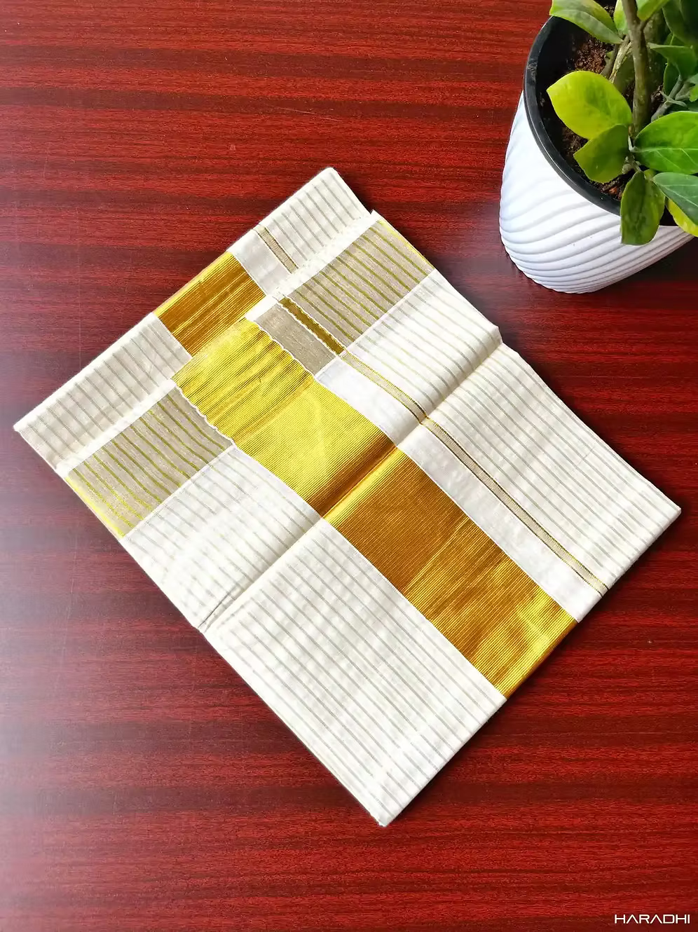 Premium Golden Stripe Premium Pure Cotton Handloom Kasavu Saree