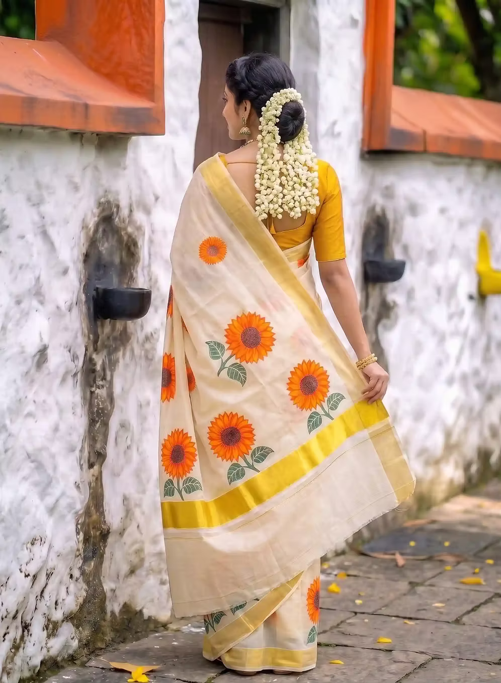 Surajamukhee Kasavu Tissue Kerala Onam Saree with Blouse