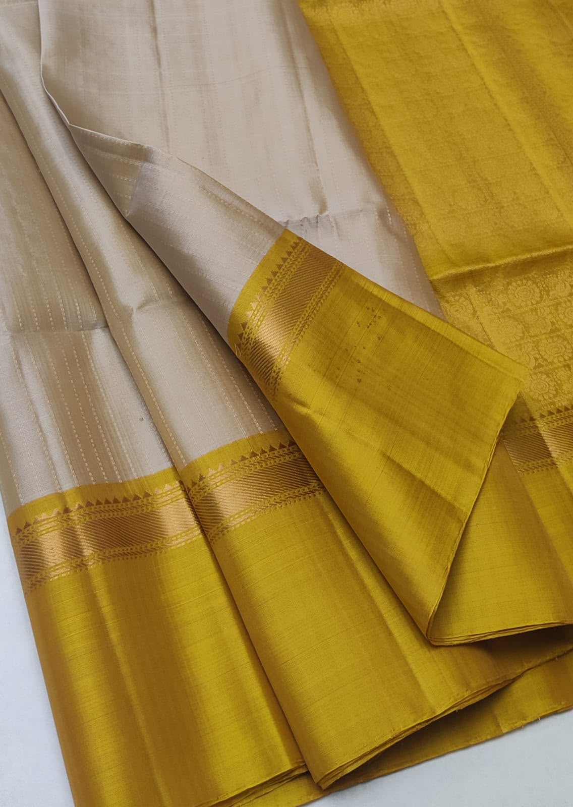 Sirumugai Pure Handloom Kanchi Soft Silk Sarees-All over motives & Jackard -Multiple collection